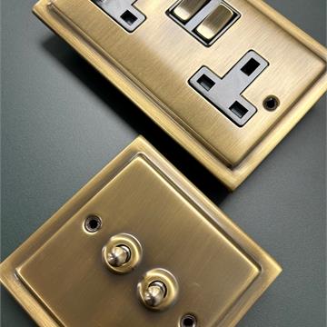 Trimline Light Antique Brass