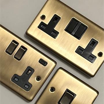 Contour Light Antique Brass