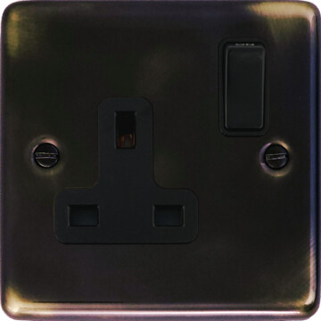 contour aged single socket (black switch) front fc20825
