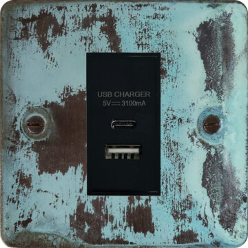 flat verdigris (usb a and usb c) (1 gang/black insert) front fc20825