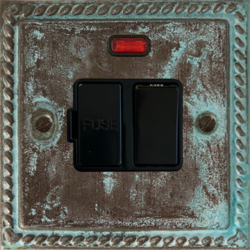 monarch verdigris switched fused spur with neon (black switch) front fc20825