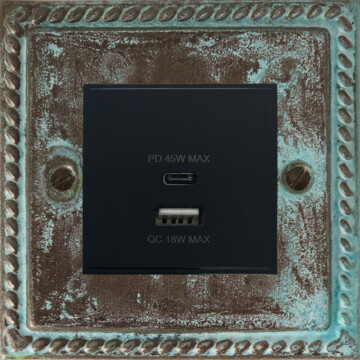 monarch verdigris usb charger (dual usb a + c quick charge) (1 gang/black insert) front fc20825