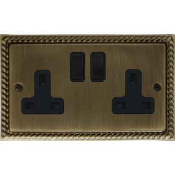 monarch antique brass socket (2 gang/black switches) front fc101025