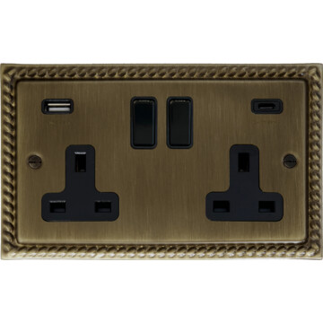 monarch antique brass socket with usb (2 gang/usb a and usb c/black switches) front fc101025