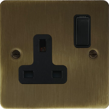 flat antique brass socket (1 gang/black switch) front fc101025