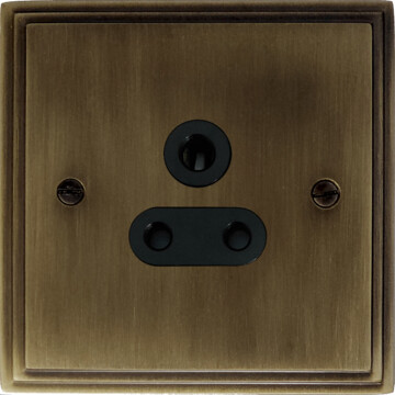victorian antique brass 5a 3 pin socket front fc101025